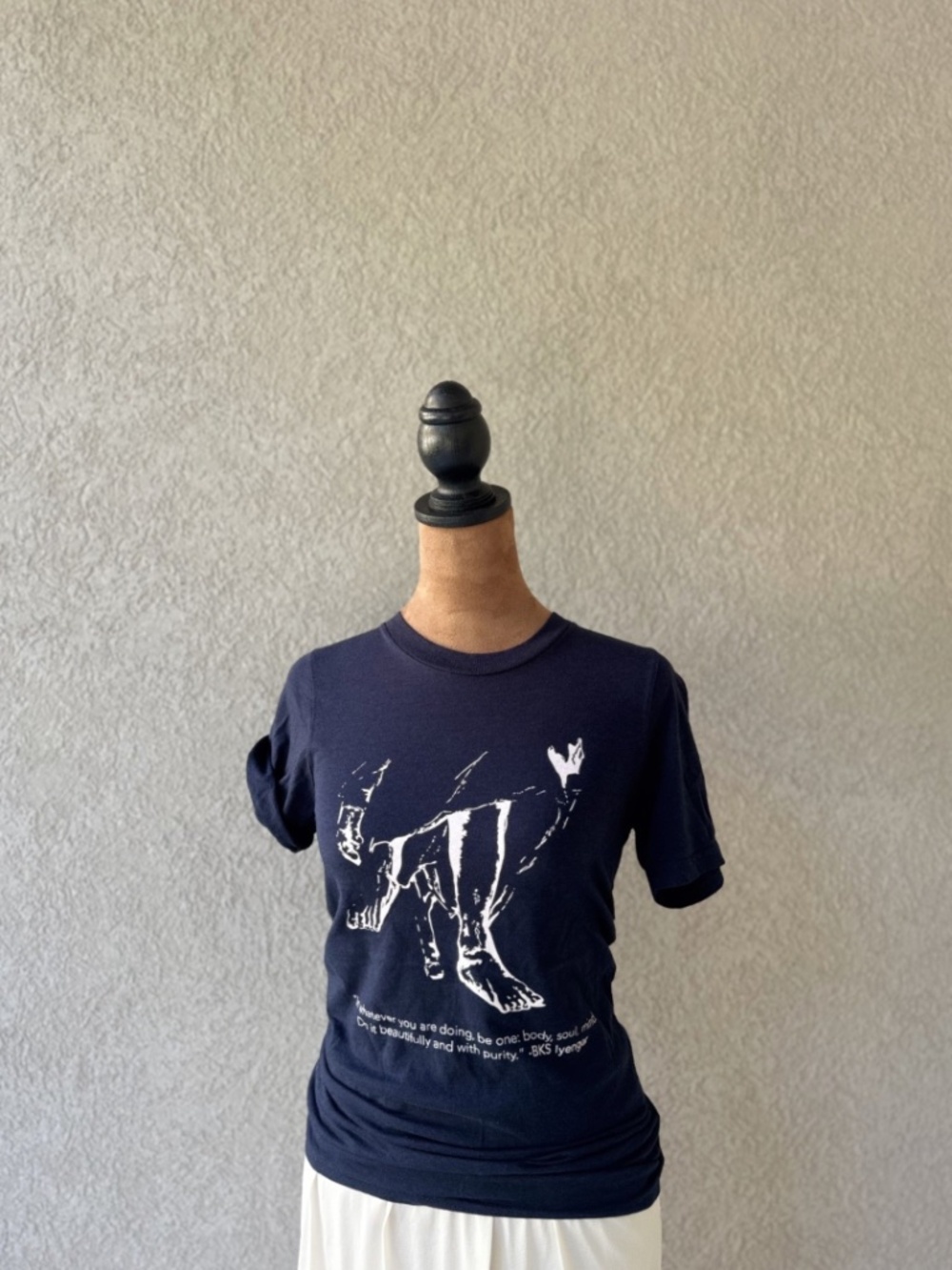 Rare Yoga Legend Quote BKS Lyengar Tee XS Soft Hemp Cotton Fitted Graphic Shirt